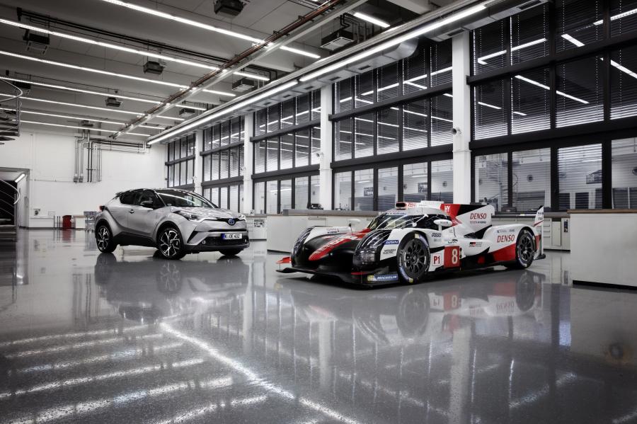  Toyota TS050 Hybrid 2017 года  (фото 19 из 33)